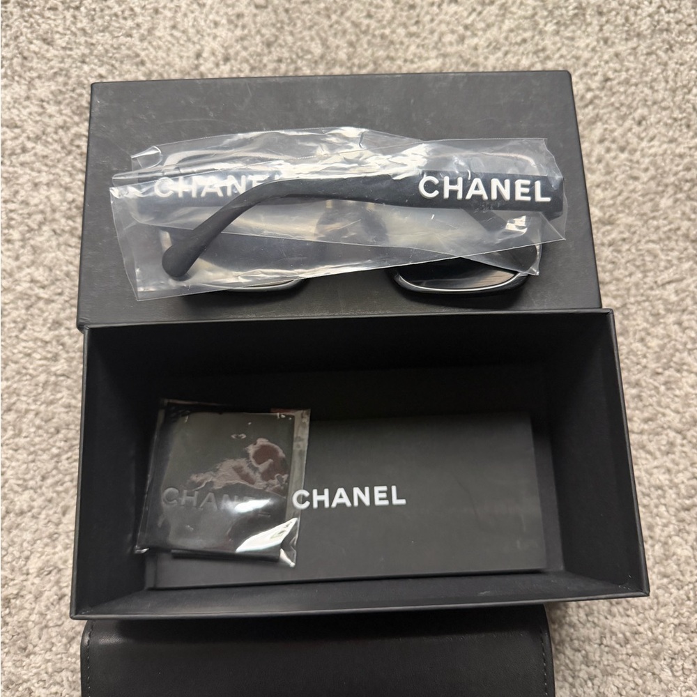 CHANEL like new full set Black Sunglasses - Picture 2 of 6